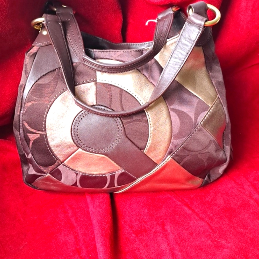 NEW Coach Limited Edition Signature Shoulder Bag New